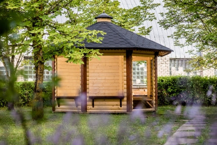 PAVILLIONS & PODS